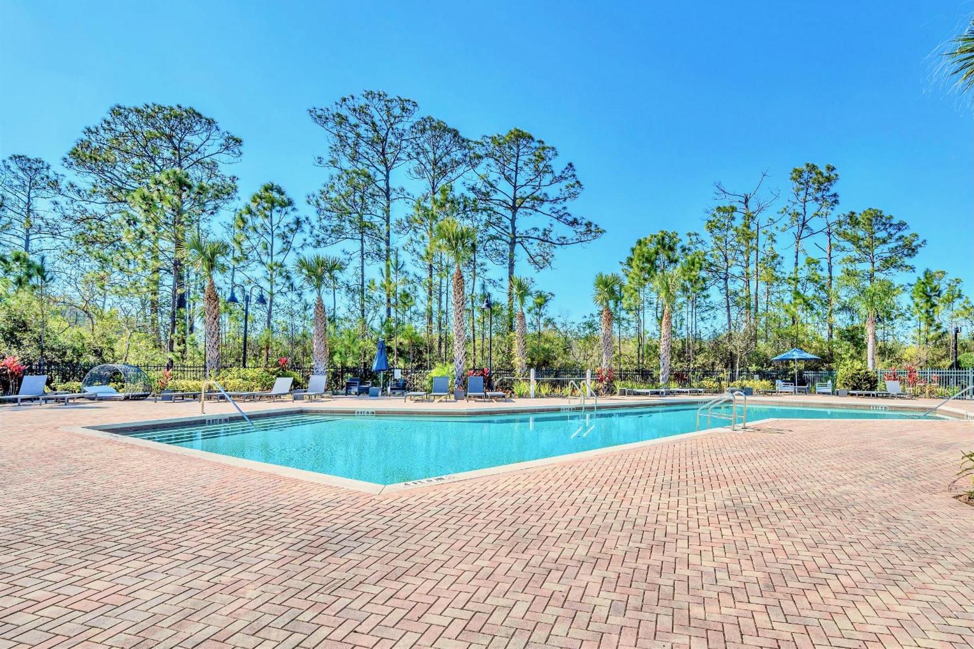 Stunning 2Br Condo With Hot Tub And Pool, Near Disney! Orlando Dış mekan fotoğraf
