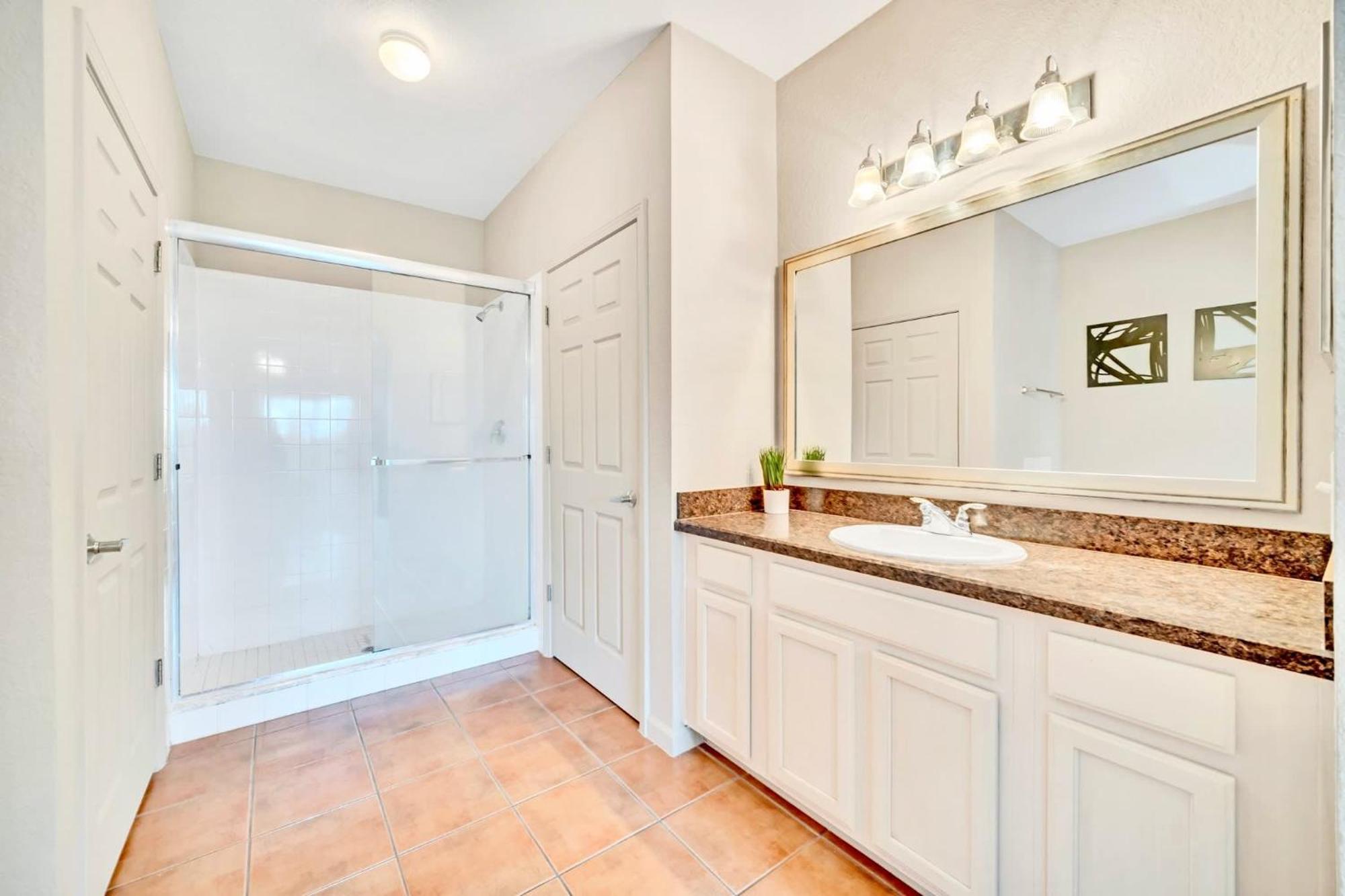 Stunning 2Br Condo With Hot Tub And Pool, Near Disney! Orlando Dış mekan fotoğraf