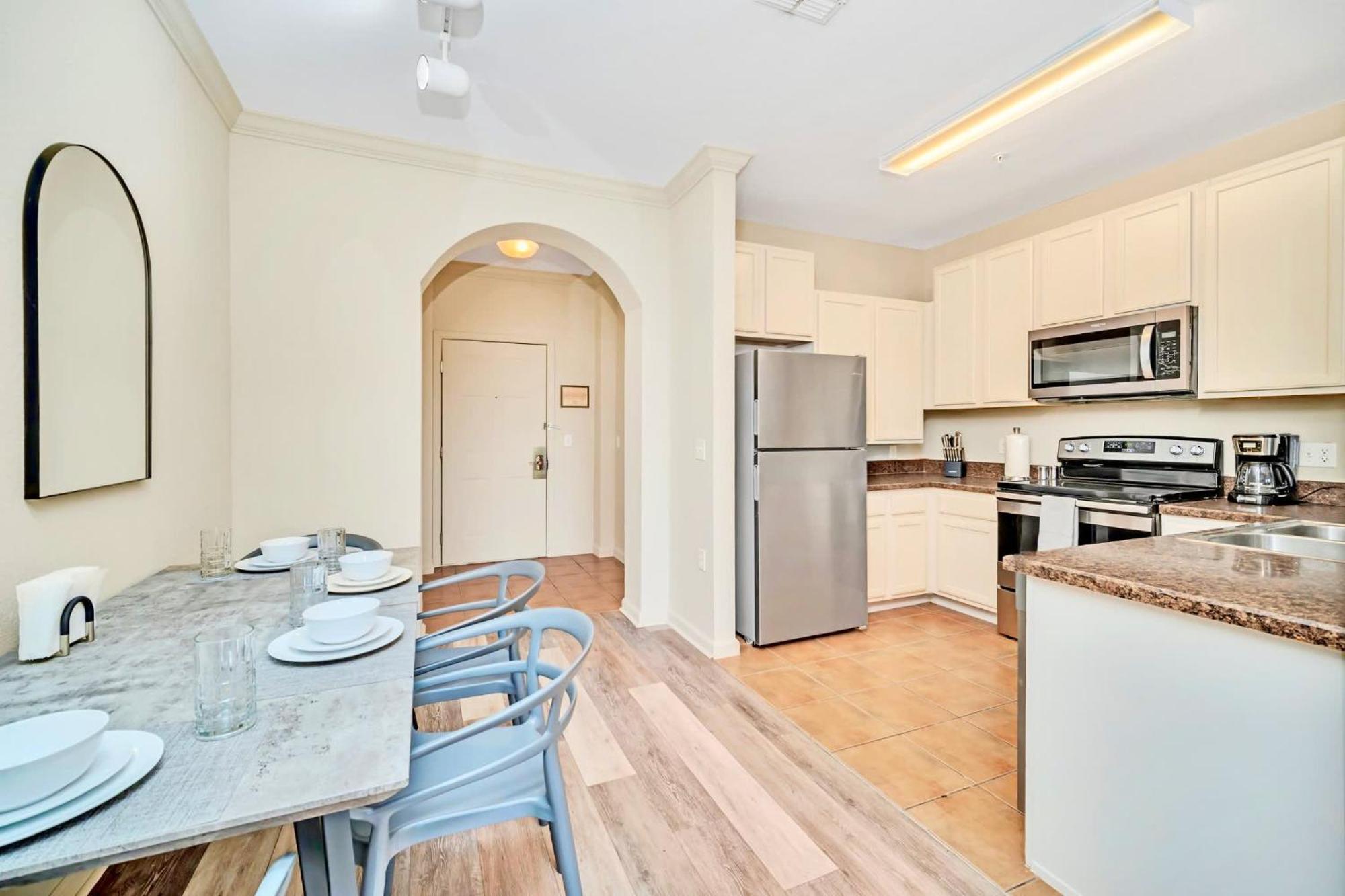 Stunning 2Br Condo With Hot Tub And Pool, Near Disney! Orlando Dış mekan fotoğraf