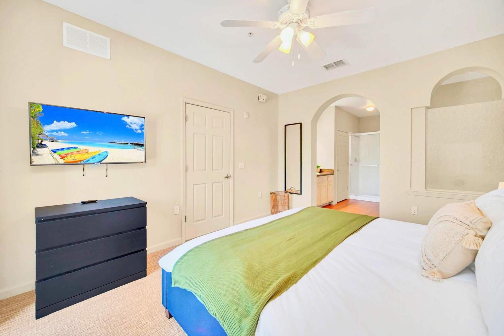 Stunning 2Br Condo With Hot Tub And Pool, Near Disney! Orlando Dış mekan fotoğraf