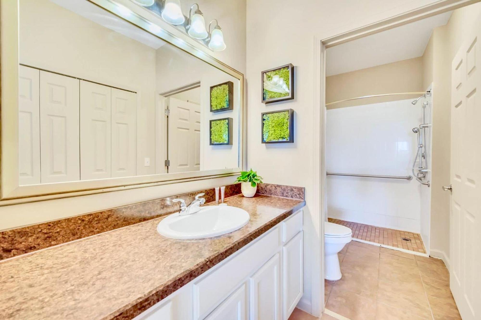 Stunning 2Br Condo With Hot Tub And Pool, Near Disney! Orlando Dış mekan fotoğraf