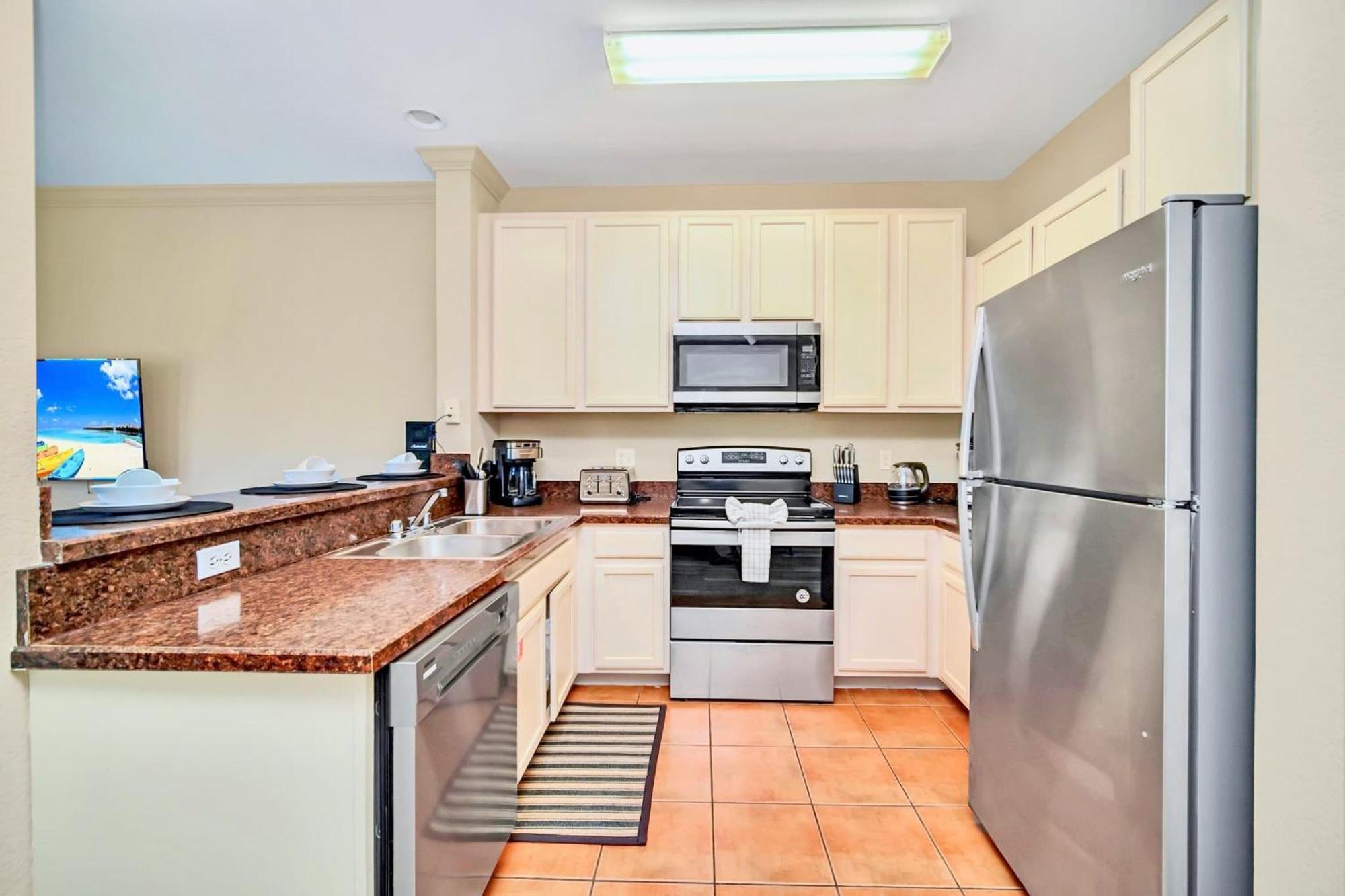 Stunning 2Br Condo With Hot Tub And Pool, Near Disney! Orlando Dış mekan fotoğraf